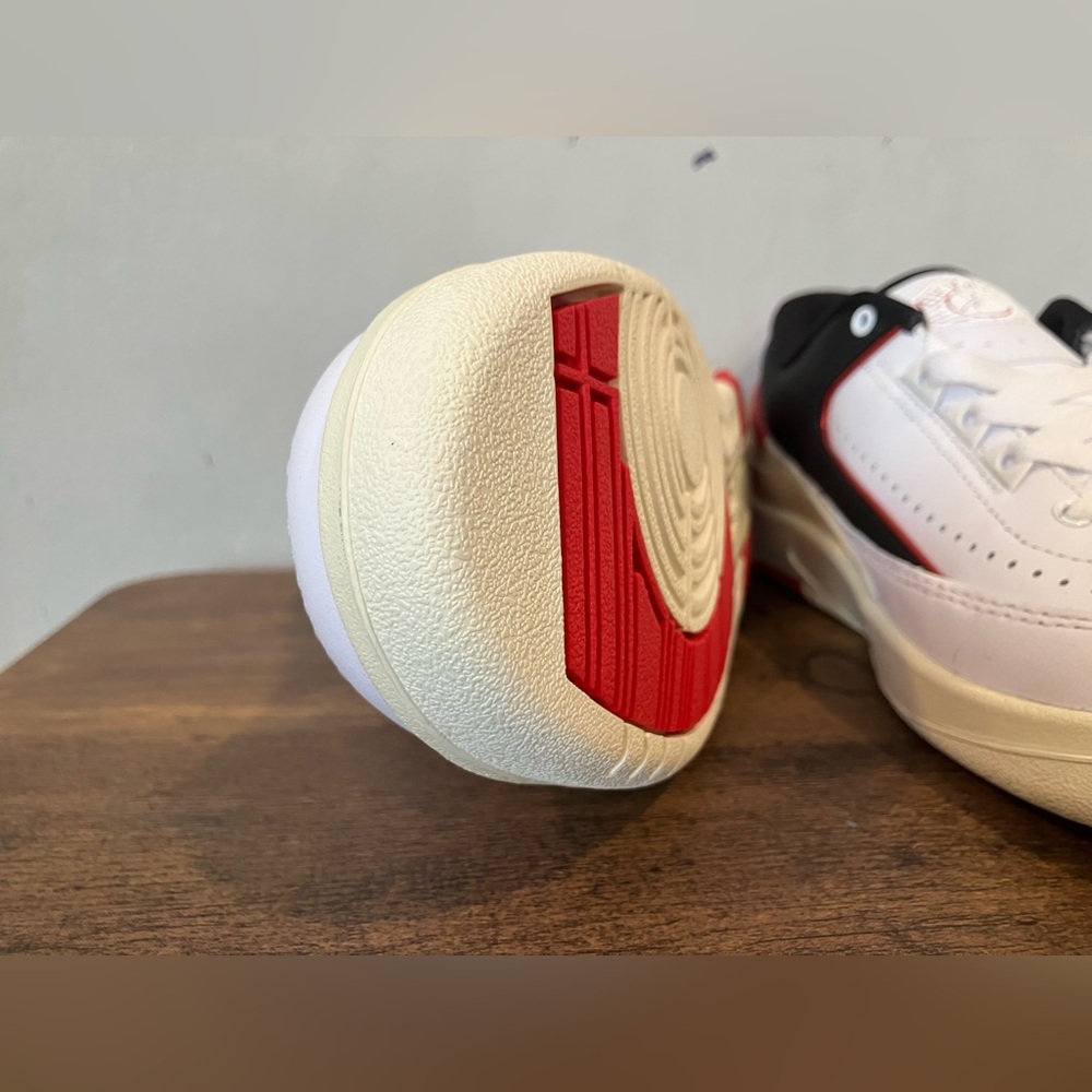 Jordan 2 Retro Low
Chicago Twist (Women's) - Picture 7 of 9